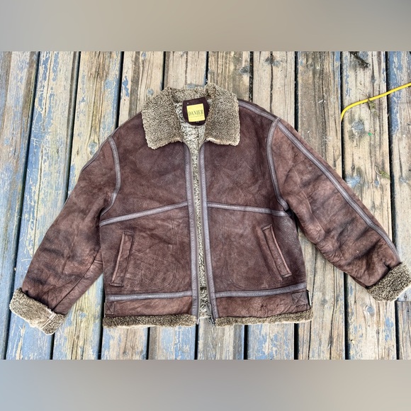 ✨ Vintage Danier Essentials Shearling Jacket ✨ - Picture 12 of 17